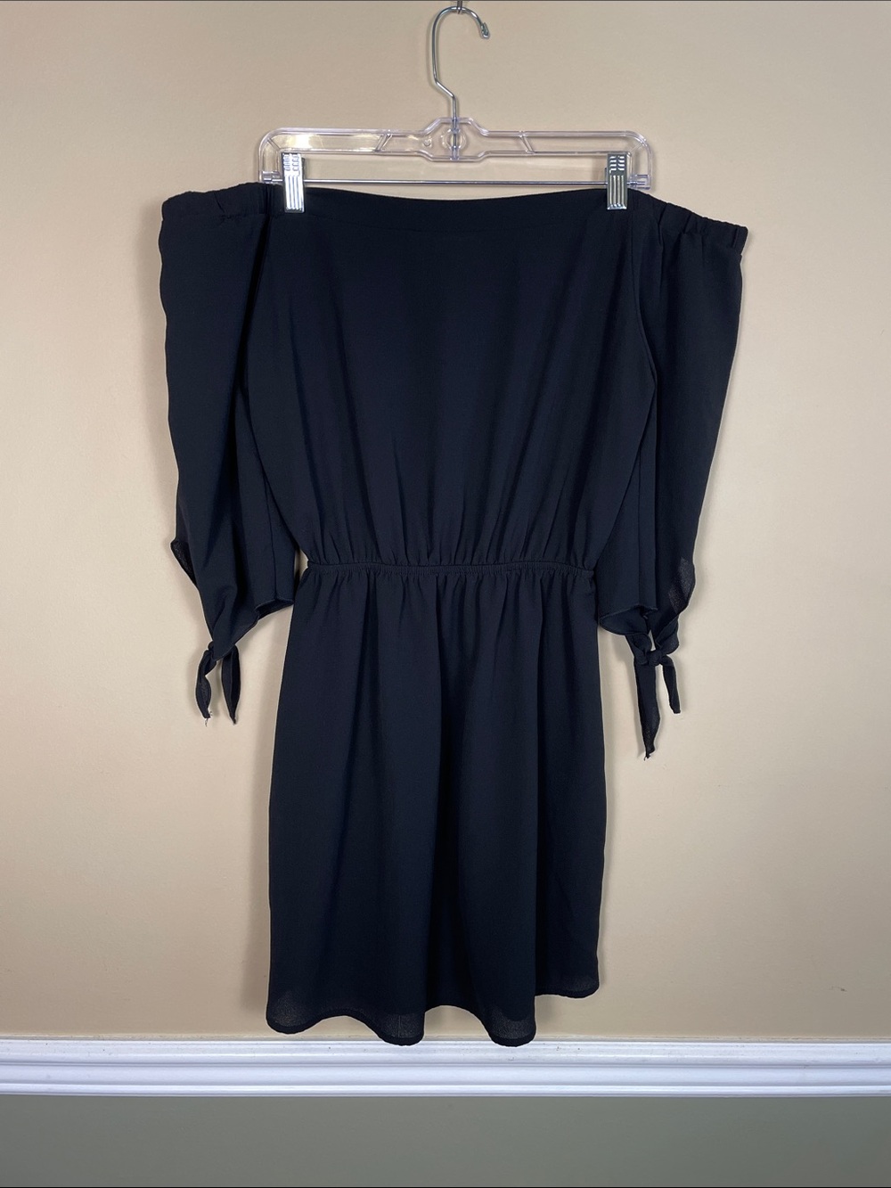 Guess Women’s Off the Shoulder Tie Elasticized Waist Black Mini Dress